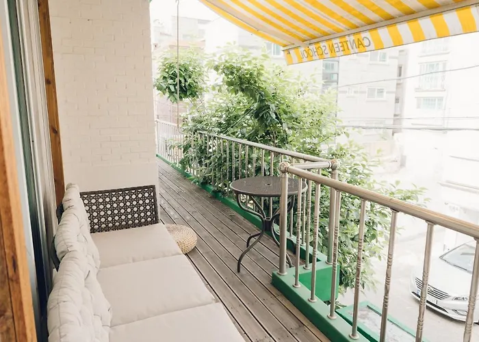 Villa Hongdae Luxury: Family-friendly Private House With Open Balcony Seoul
