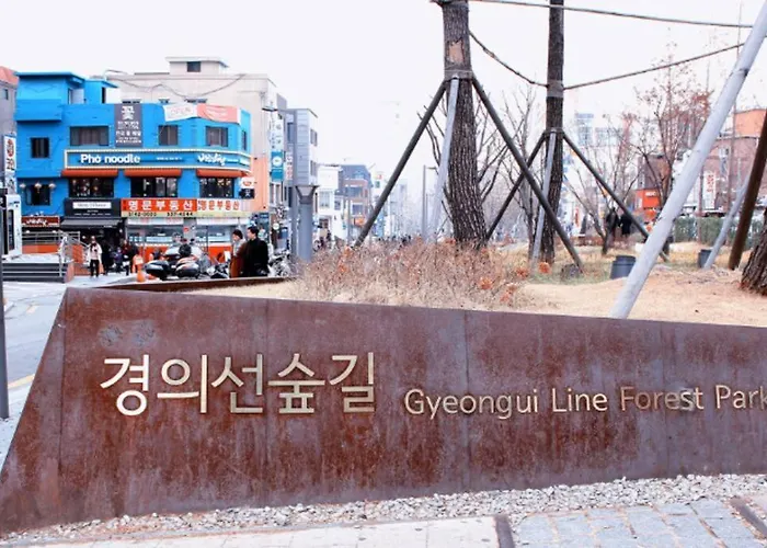 Hongdae Luxury: Family-friendly Private House With Open Balcony Villa Seoul