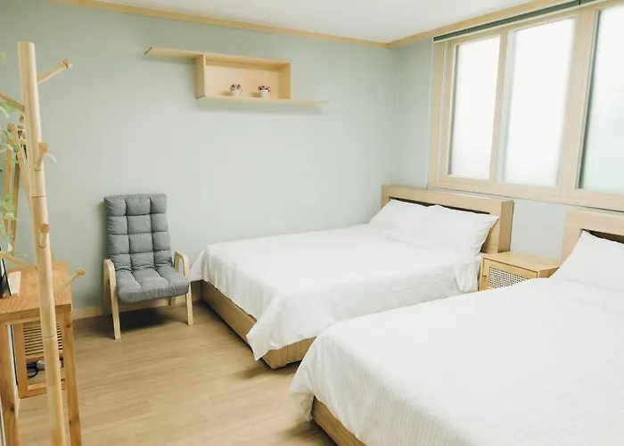 Hongdae Luxury: Family-friendly Private House With Open Balcony Villa *