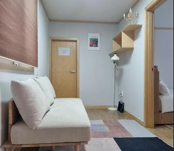 Villa Hongdae Luxury: Family-friendly Private House With Open Balcony