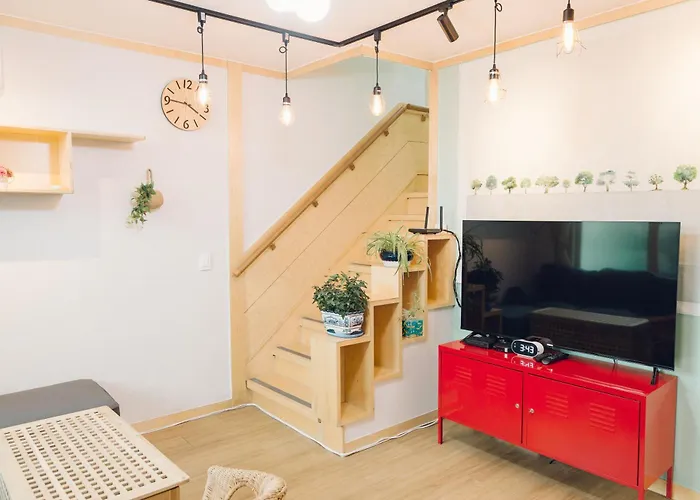 Hongdae Luxury: Family-friendly Private House With Open Balcony Seoul
