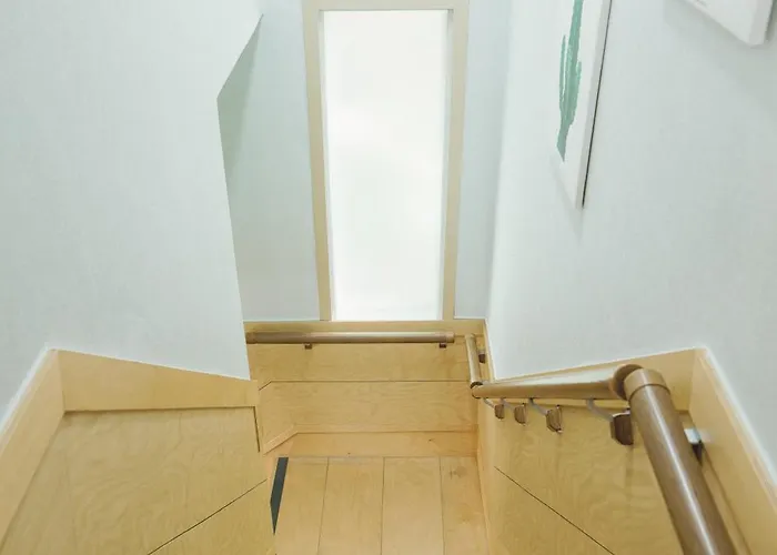 Hongdae Luxury: Family-friendly Private House With Open Balcony Villa