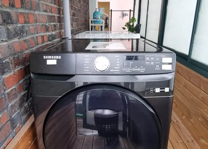 Hongdae Luxury: Family-friendly Private House With Open Balcony *