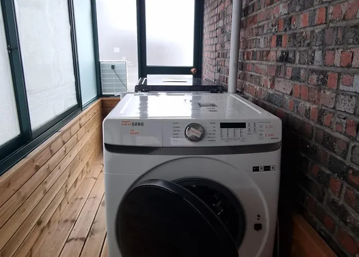 Hongdae Luxury: Family-friendly Private House With Open Balcony Seoul